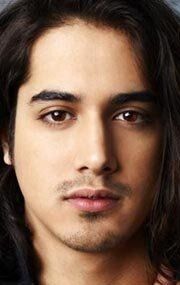 Эван Джогиа (Avan Jogia)